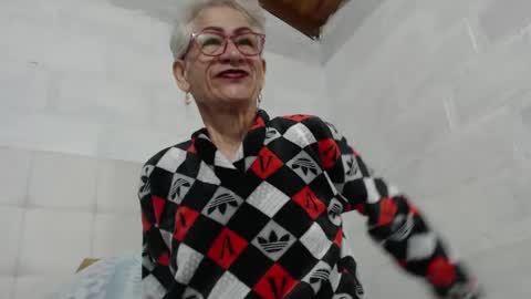 Snapshot of 1miss_monserrate chatting on January 17, 10:11 am Miss Monserrate online show from January 17, 10:11 am