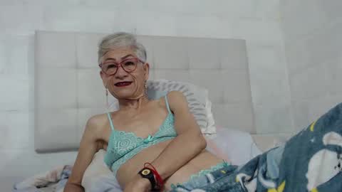 Snapshot of 1miss_monserrate chatting on March 5, 11:06 am Miss Monserrate online show from March 5, 11:06 am