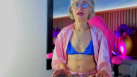 Miss Monserrate online show from April 14, 1:50 pm