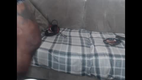 Snapshot of 1n2deep chatting on February 25, 10:50 pm 1n2Deep online show from February 25, 10:50 pm