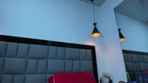 Snapshot of 1naughty_milf chatting on January 21, 3:43 pm Luisa online show from January 21, 3:43 pm