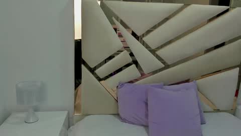 Snapshot of 1naughty_milf chatting on March 11, 8:52 am Luisa online show from March 11, 8:52 am