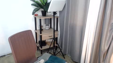 Snapshot of 1sweetloverxx chatting on June 8, 1:50 am 1sweetloverxx online show from June 8, 1:50 am