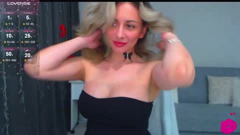 Snapshot of 1sweetvictoria chatting on January 19, 3:21 pm Victoria online show from January 19, 3:21 pm