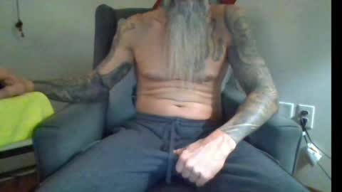 Snapshot of 1theone12 chatting on November 22, 2:21 am 1theone12 online show from November 22, 2:21 am