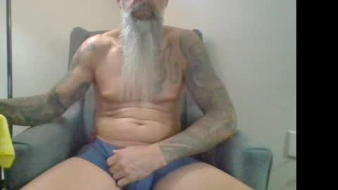 Snapshot of 1theone12 chatting on May 17, 4:25 pm 1theone12 online show from May 17, 4:25 pm
