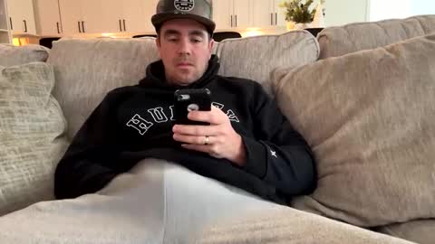 Snapshot of 1werd chatting on December 1, 5:13 pm 1werd online show from December 1, 5:13 pm