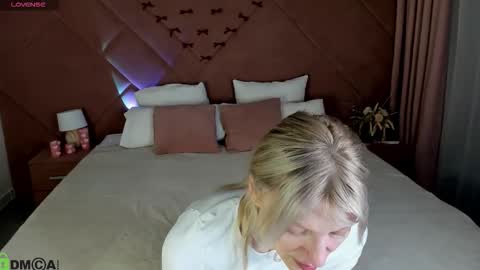 Snapshot of 1xx_jewe11ery chatting on March 3, 9:37 am 1xx_jewe11ery online show from March 3, 9:37 am