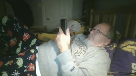 Snapshot of 2003dynawideglide chatting on December 21, 3:46 am 2003dynawideglide online show from December 21, 3:46 am