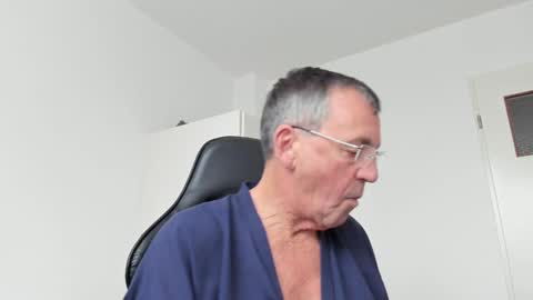 Snapshot of 200gentleman chatting on January 20, 1:42 pm Henk online show from January 20, 1:42 pm