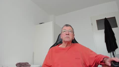 Snapshot of 200gentleman chatting on February 8, 4:14 pm Henk online show from February 8, 4:14 pm