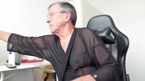 Snapshot of 200gentleman chatting on February 14, 2:02 pm Henk online show from February 14, 2:02 pm