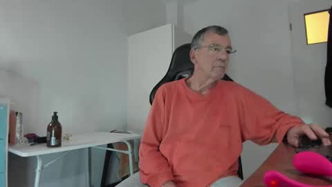 Snapshot of 200gentleman chatting on November 2, 4:20 pm Henk online show from November 2, 4:20 pm