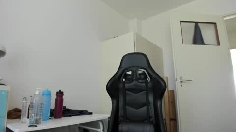 Henk online show from April 21, 12:00 pm