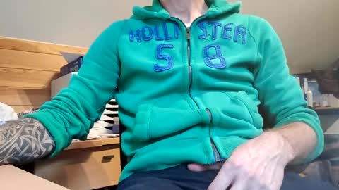 Snapshot of 22_acacia_avenue chatting on December 3, 12:25 pm 22_acacia_avenue online show from December 3, 12:25 pm