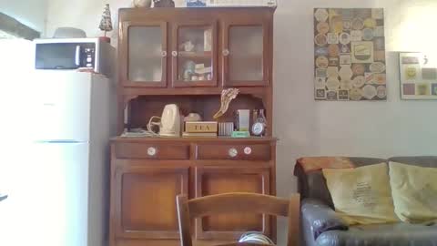 22esserre online show from October 9, 11:08 am