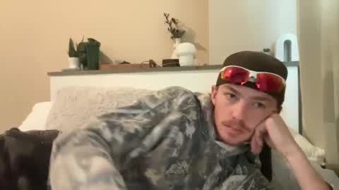 Snapshot of 26sneakers chatting on December 1, 8:42 pm 26sneakers online show from December 1, 8:42 pm