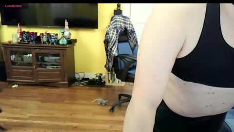 Snapshot of 296512741 chatting on January 4, 12:27 am SLRN296512741 online show from January 4, 12:27 am