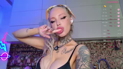 Snapshot of 2badforyou chatting on November 26, 11:33 am 30 NOV online show from November 26, 11:33 am