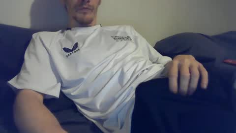 Snapshot of 2big2hype chatting on December 8, 8:15 pm cheif online show from December 8, 8:15 pm