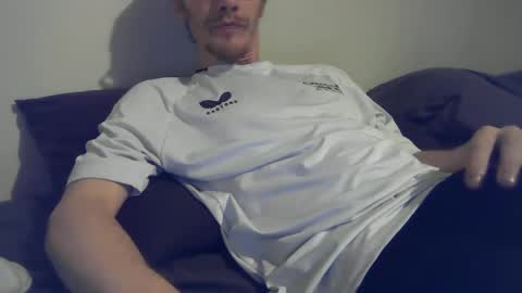 Snapshot of 2big2hype chatting on December 9, 3:18 am cheif online show from December 9, 3:18 am