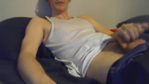 Snapshot of 2big2hype chatting on January 4, 5:27 am cheif online show from January 4, 5:27 am