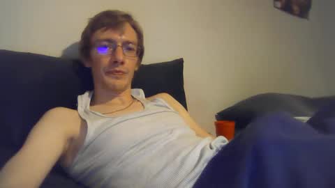 Snapshot of 2big2hype chatting on January 6, 4:47 am cheif online show from January 6, 4:47 am