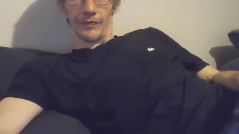 Snapshot of 2big2hype chatting on January 17, 2:29 am cheif online show from January 17, 2:29 am