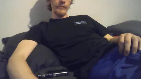 Snapshot of 2big2hype chatting on February 21, 1:33 am cheif online show from February 21, 1:33 am