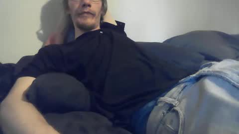 Snapshot of 2big2hype chatting on February 23, 5:18 pm cheif online show from February 23, 5:18 pm