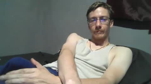 Snapshot of 2big2hype chatting on October 3, 3:03 am cheif online show from October 3, 3:03 am