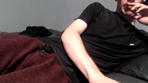 Snapshot of 2big2hype chatting on October 13, 1:27 am cheif online show from October 13, 1:27 am