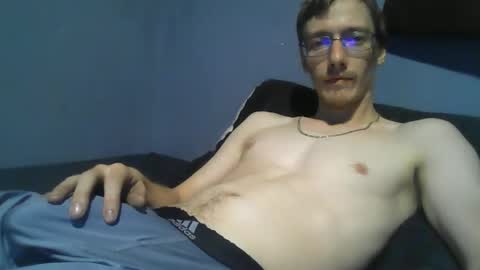 Snapshot of 2big2hype chatting on October 31, 3:29 am cheif online show from October 31, 3:29 am