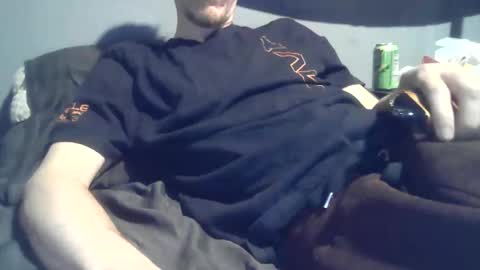 Snapshot of 2big2hype chatting on November 2, 7:33 am cheif online show from November 2, 7:33 am