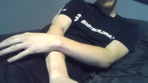 Snapshot of 2big2hype chatting on November 6, 2:01 am cheif online show from November 6, 2:01 am