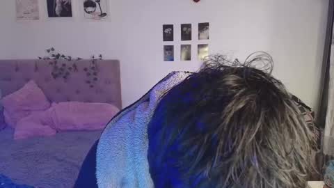 Snapshot of 2cb0y chatting on September 17, 7:59 pm BAD online show from September 17, 7:59 pm