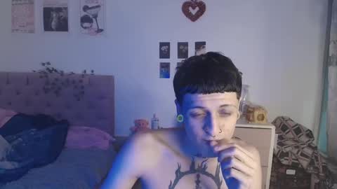 Snapshot of 2cb0y chatting on September 21, 3:08 am BAD online show from September 21, 3:08 am