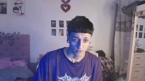 Snapshot of 2cb0y chatting on September 22, 8:33 pm BAD online show from September 22, 8:33 pm