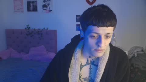 Snapshot of 2cb0y chatting on September 28, 10:26 pm BAD online show from September 28, 10:26 pm