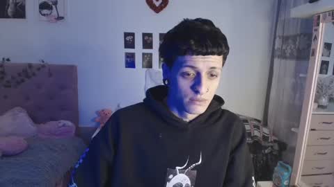 Snapshot of 2cb0y chatting on October 2, 8:27 pm BAD online show from October 2, 8:27 pm