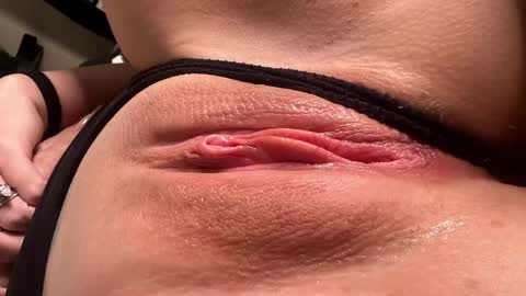 Snapshot of 2freakycouple24 chatting on January 22, 8:38 pm Zak and Raegan online show from January 22, 8:38 pm