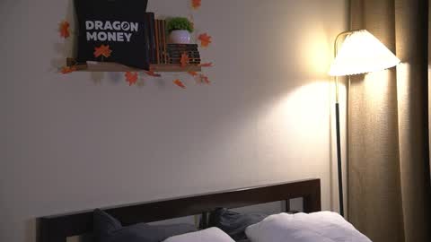 Elley  online show from December 2, 2:45 pm