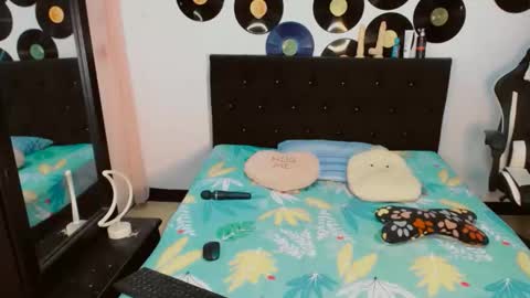 samantha sharon online show from March 12, 8:53 am