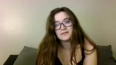 Snapshot of 2gorls1link chatting on January 3, 5:39 am 2girls1link online show from January 3, 5:39 am