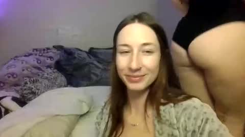 Snapshot of 2gorls1link chatting on January 4, 4:12 am 2girls1link online show from January 4, 4:12 am