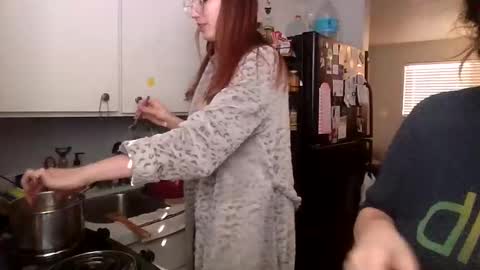 Snapshot of 2gorls1link chatting on January 9, 4:49 pm 2girls1link online show from January 9, 4:49 pm