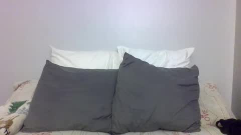 Snapshot of 2gorls1link chatting on January 13, 3:12 am 2girls1link online show from January 13, 3:12 am