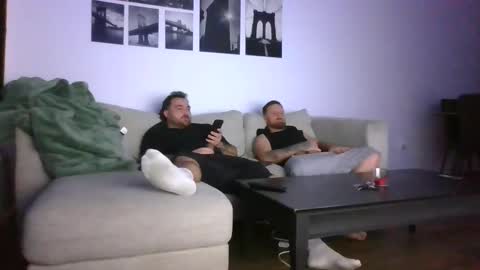 Snapshot of 2hotdudes13 chatting on December 19, 6:31 am 2hotdudes13 online show from December 19, 6:31 am