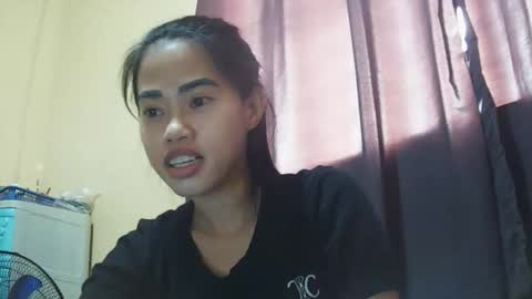 Snapshot of 2pinaybeauty chatting on October 27, 5:22 am 2pinaybeauty online show from October 27, 5:22 am