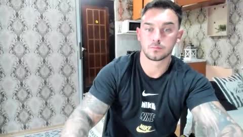 Snapshot of 2sexymuscles chatting on September 18, 8:11 pm 2sexymuscles online show from September 18, 8:11 pm
